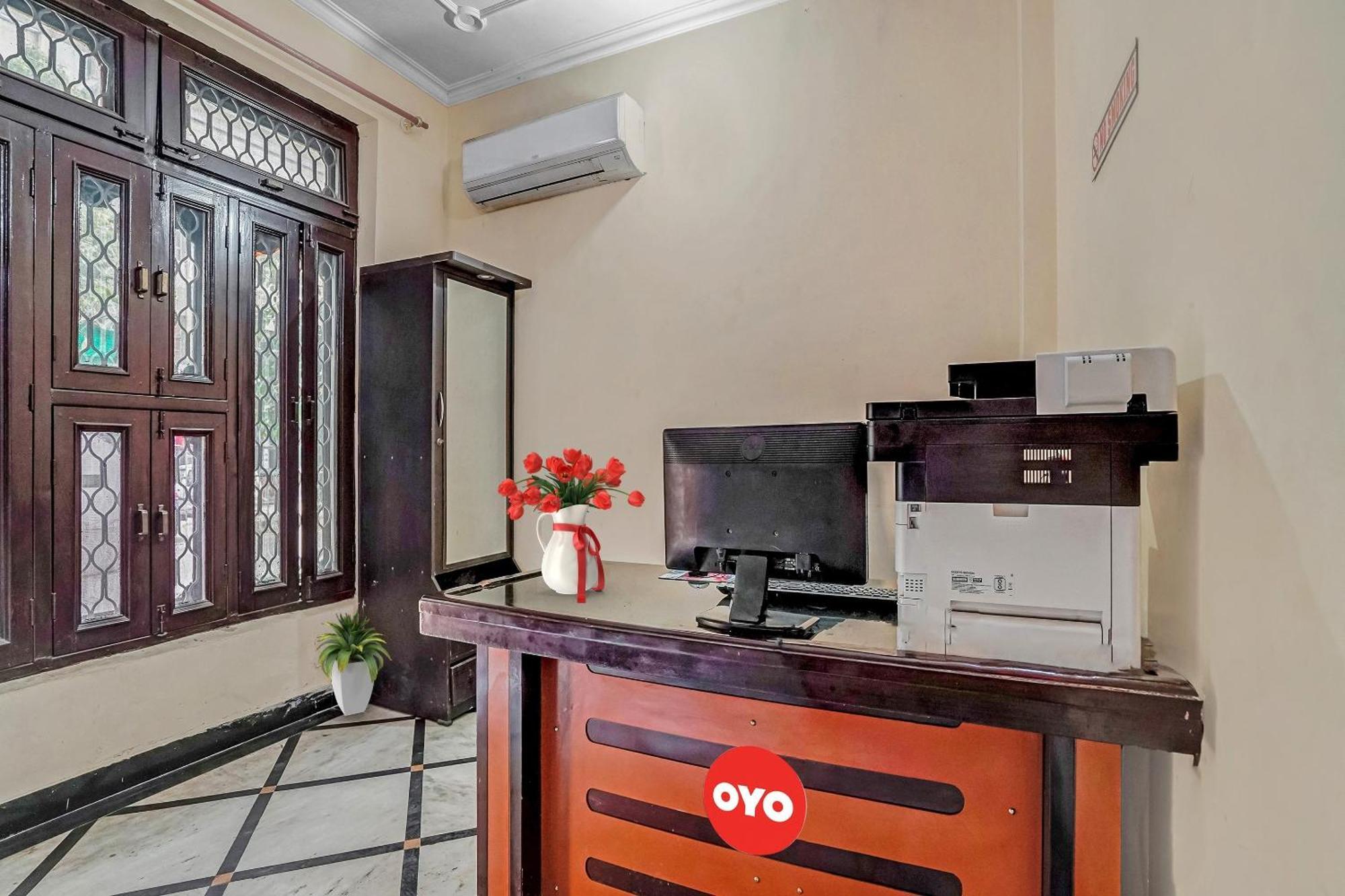Oyo Flagship 70209 Alpha One Hotel Greater Noida Kültér fotó