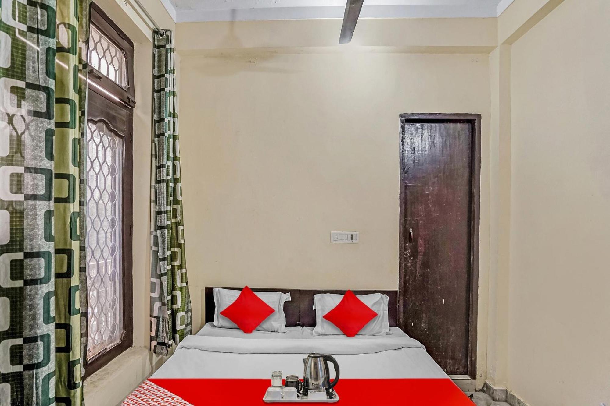Oyo Flagship 70209 Alpha One Hotel Greater Noida Kültér fotó