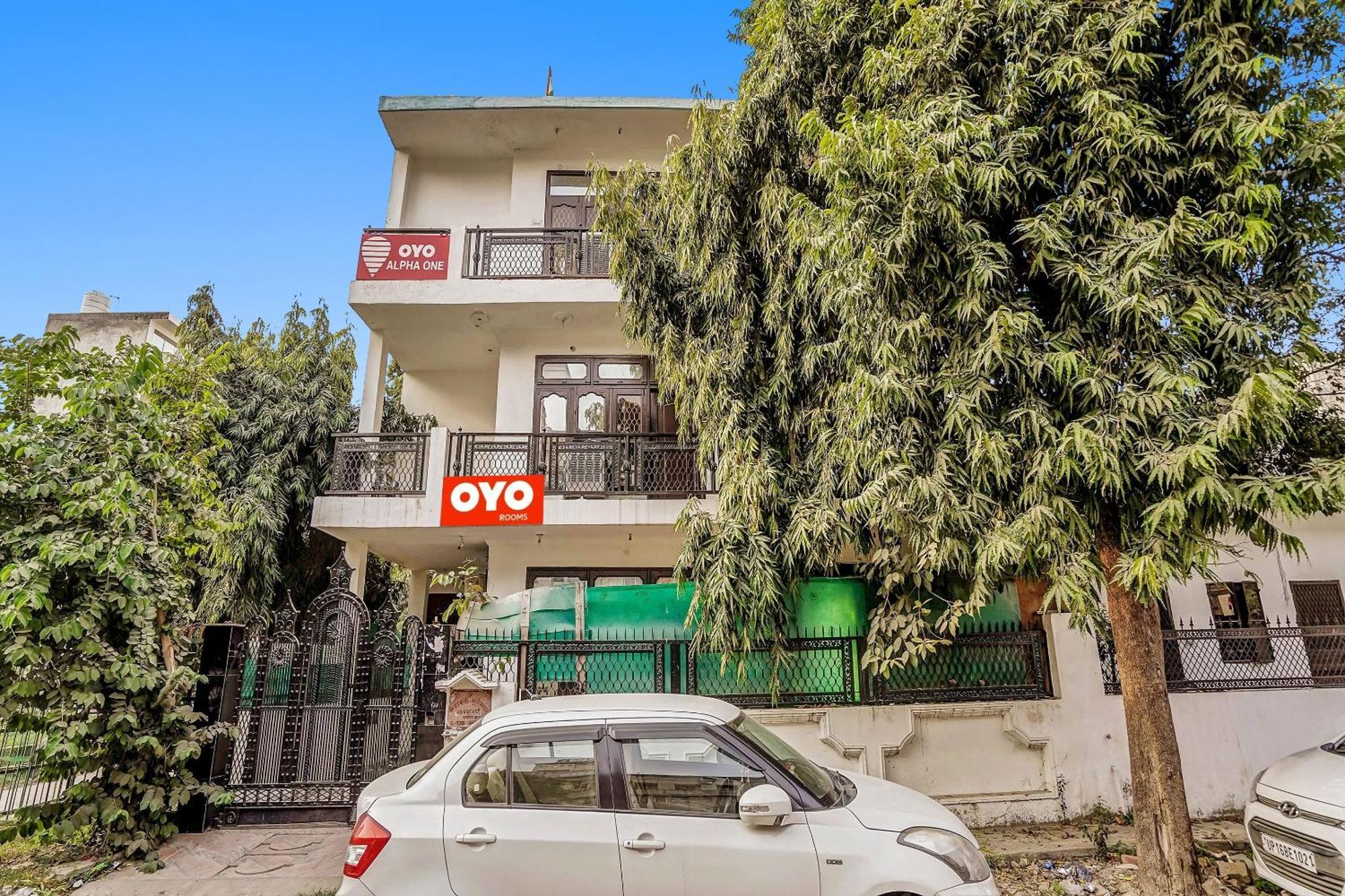 Oyo Flagship 70209 Alpha One Hotel Greater Noida Kültér fotó