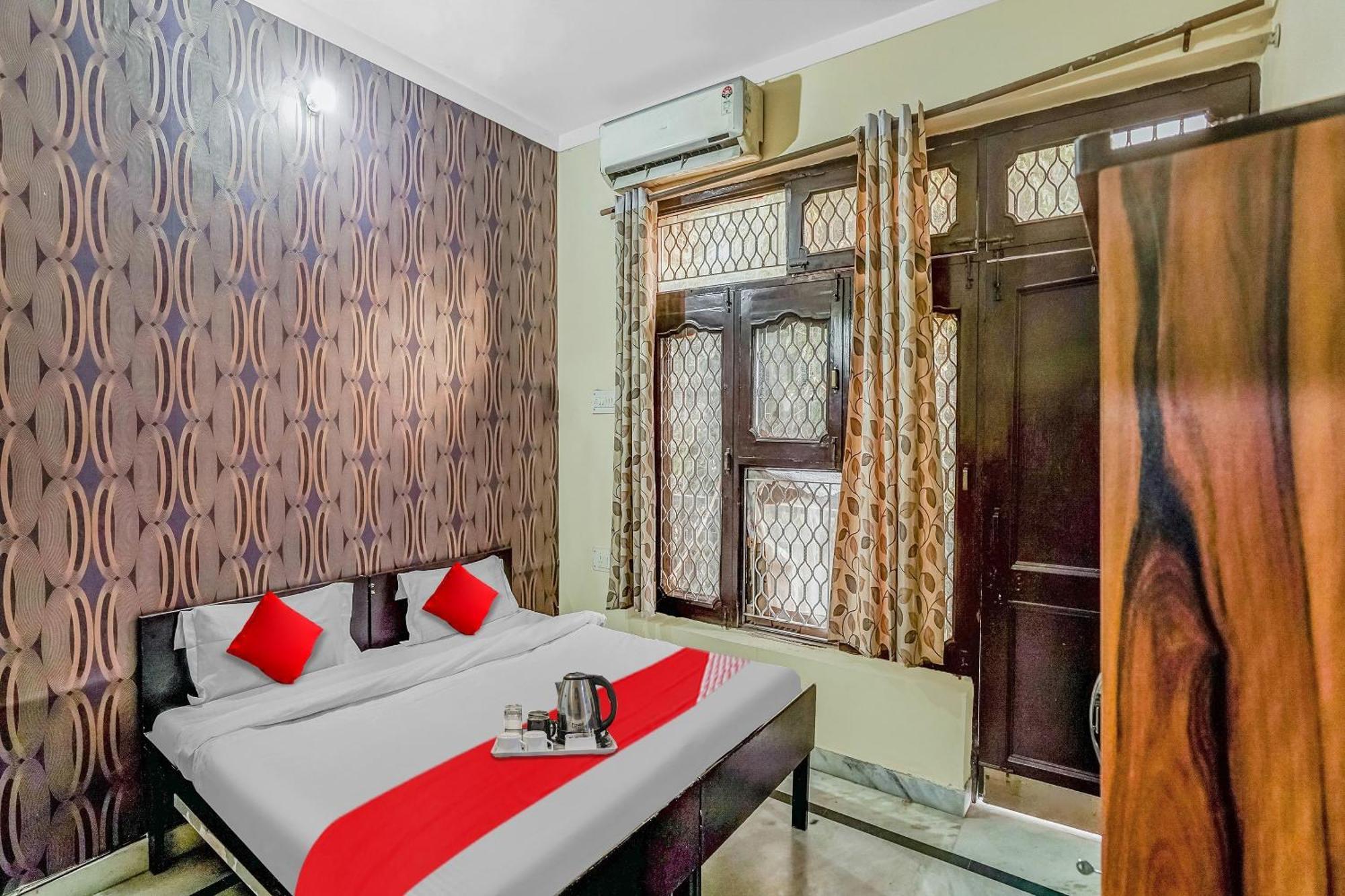 Oyo Flagship 70209 Alpha One Hotel Greater Noida Kültér fotó